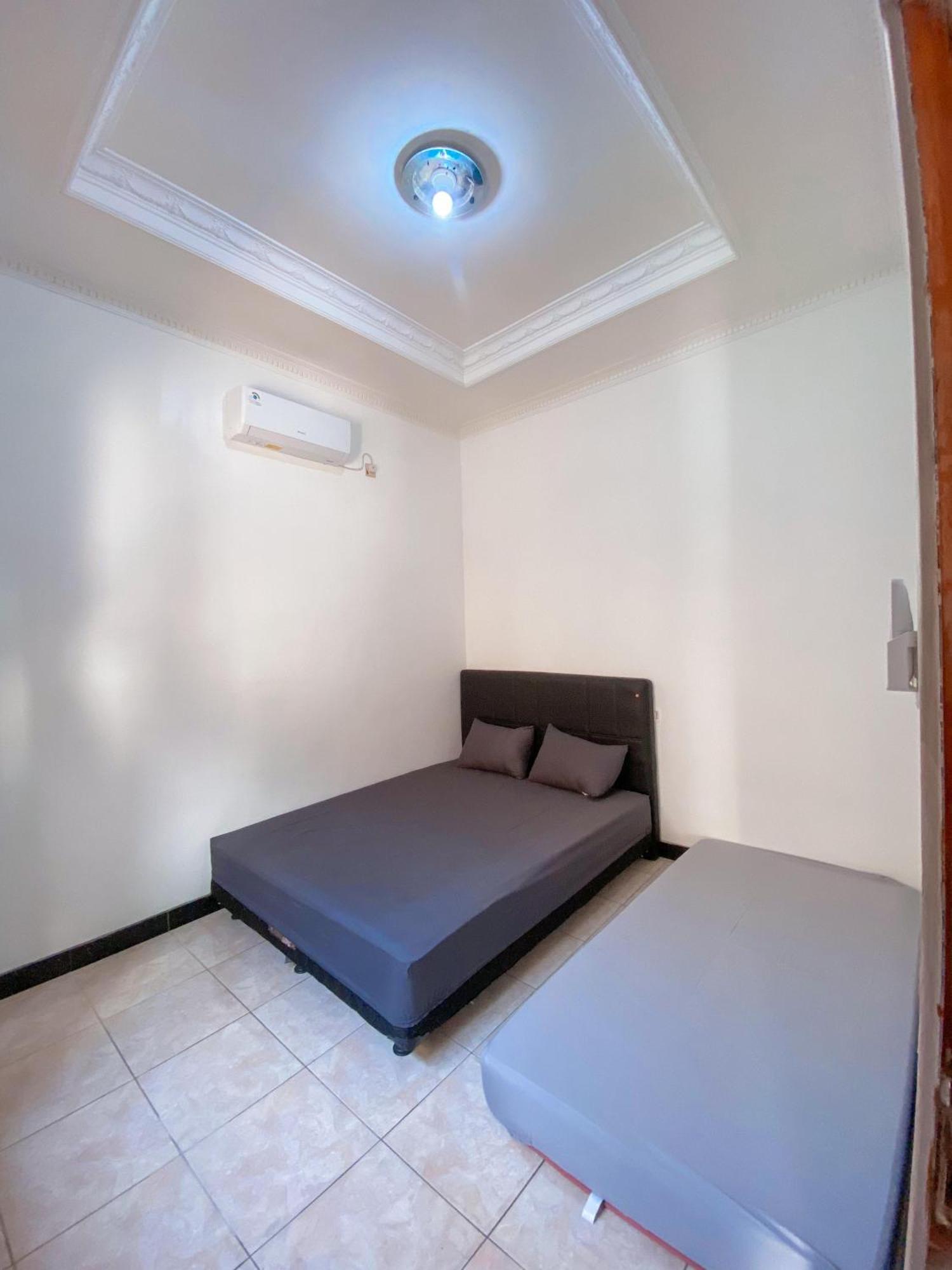 Laura'S Backpacker 523 Hostel Yogyakarta Bagian luar foto