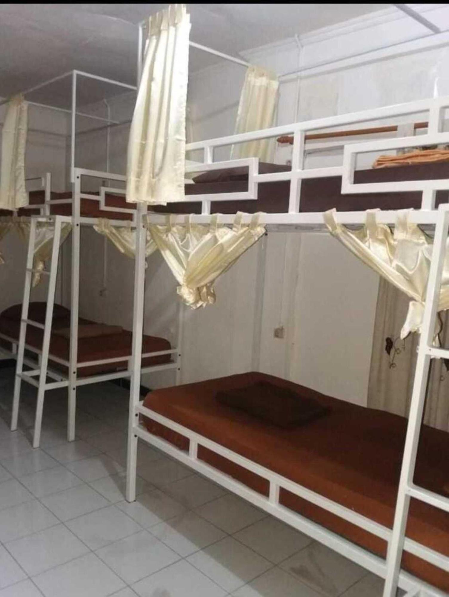Laura'S Backpacker 523 Hostel Yogyakarta Bagian luar foto
