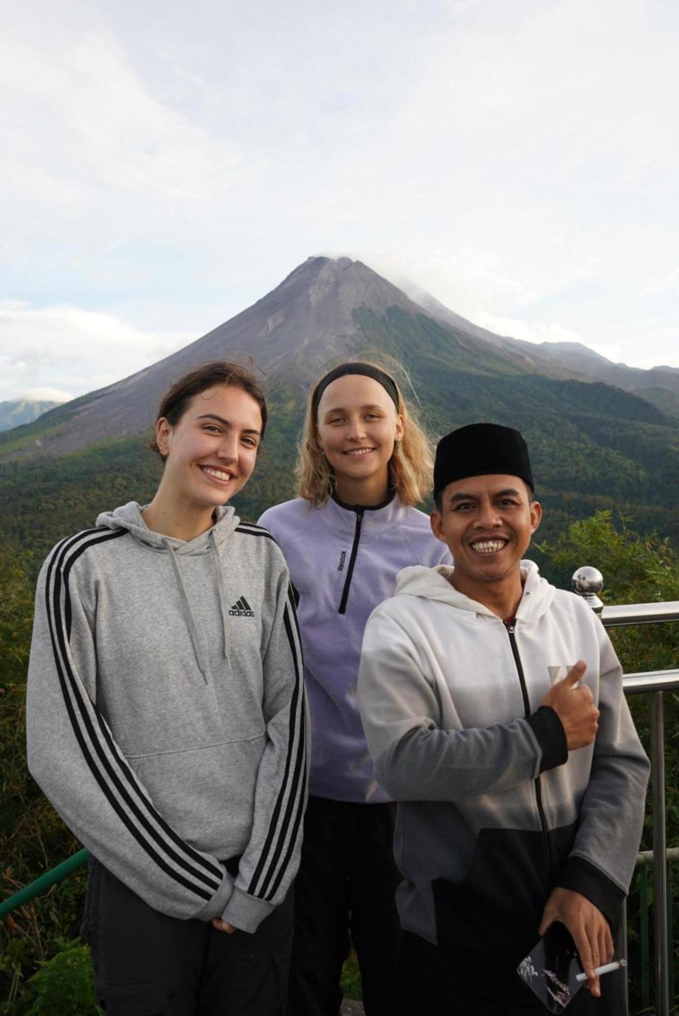 Laura'S Backpacker 523 Hostel Yogyakarta Bagian luar foto