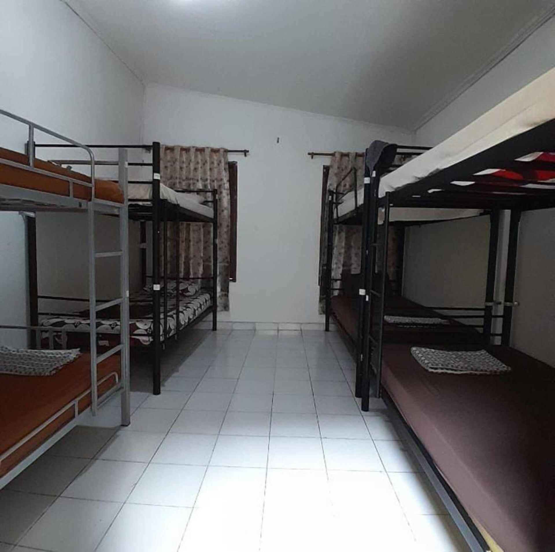 Laura'S Backpacker 523 Hostel Yogyakarta Bagian luar foto